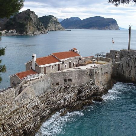 Apartments Djedovic Petrovac Bagian luar foto